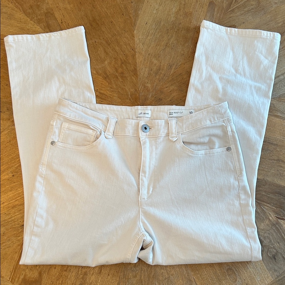 J. Jill Cream Denim Demi-boot cut Boot-Cut Ankle jeans. Size 10. Mid rise. EUC.